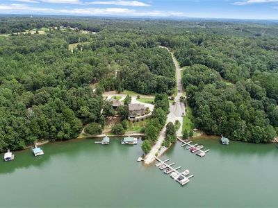 86 E Waters Edge Ln, West Union, SC, 29696