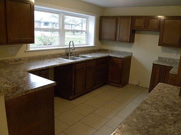 4th image of 2650 SE Eveningtide Way