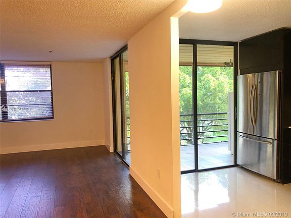 5th image of 671 NE 195th St APT 315