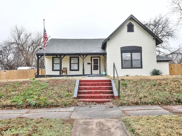 1027 W Kansas Ave, Chickasha, OK 73018