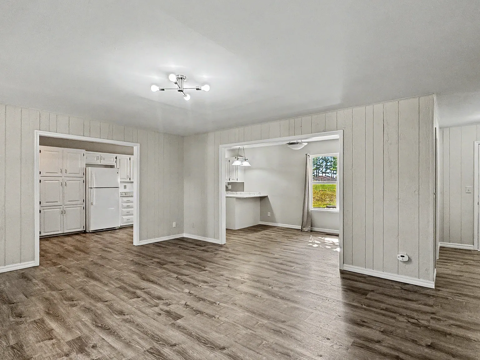 4 bed, 3003 sqft, $2,400 — Photo 3
