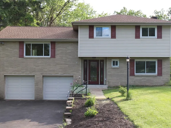 1502 Orchard Dr, Greensburg, PA 15601