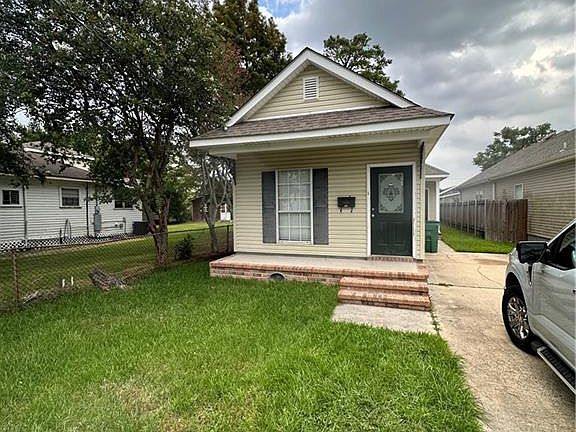 3rd image of 733 Avenue B