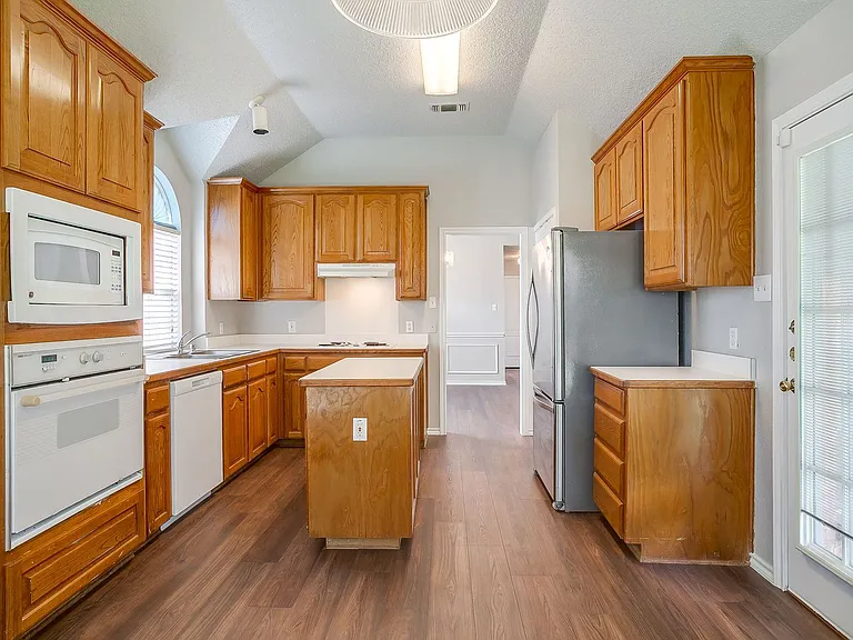 7617 Blossom Dr — Photo 16