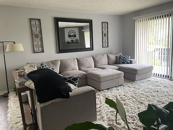 Living Room Pic 2