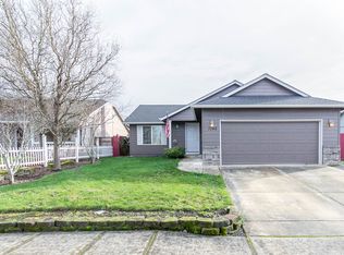 1045 Cascade Ln, Molalla, OR 97038