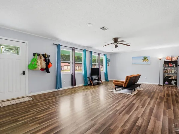 2623 Green Bay Ave, Pensacola, FL 32526