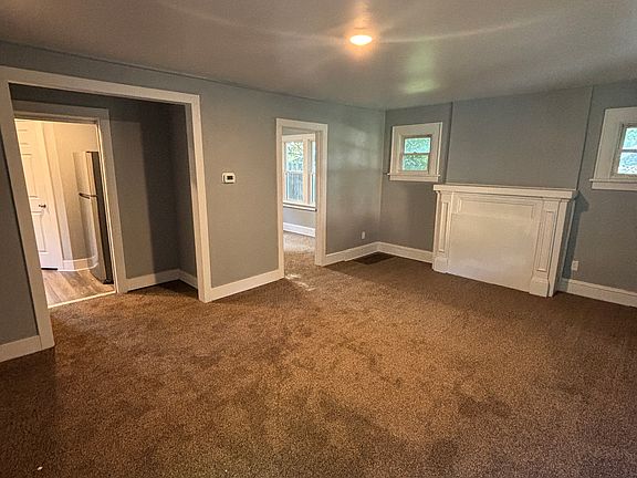 3rd image of 632 Grace Ave