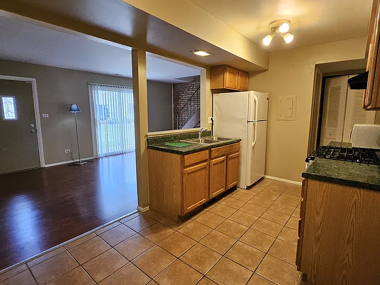 318 David Ct — Photo 4