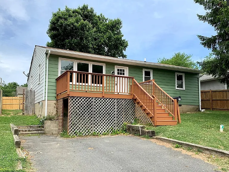 106 Brown St — Photo 1