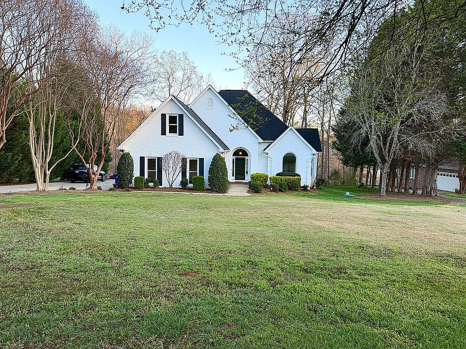 1st image of 151 Cherokee Dr