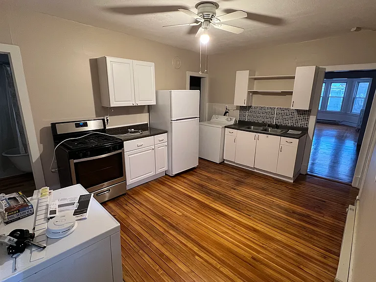 54 Bell St #3L — Photo 7