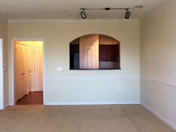 Large Living/Dining Room wtih fan