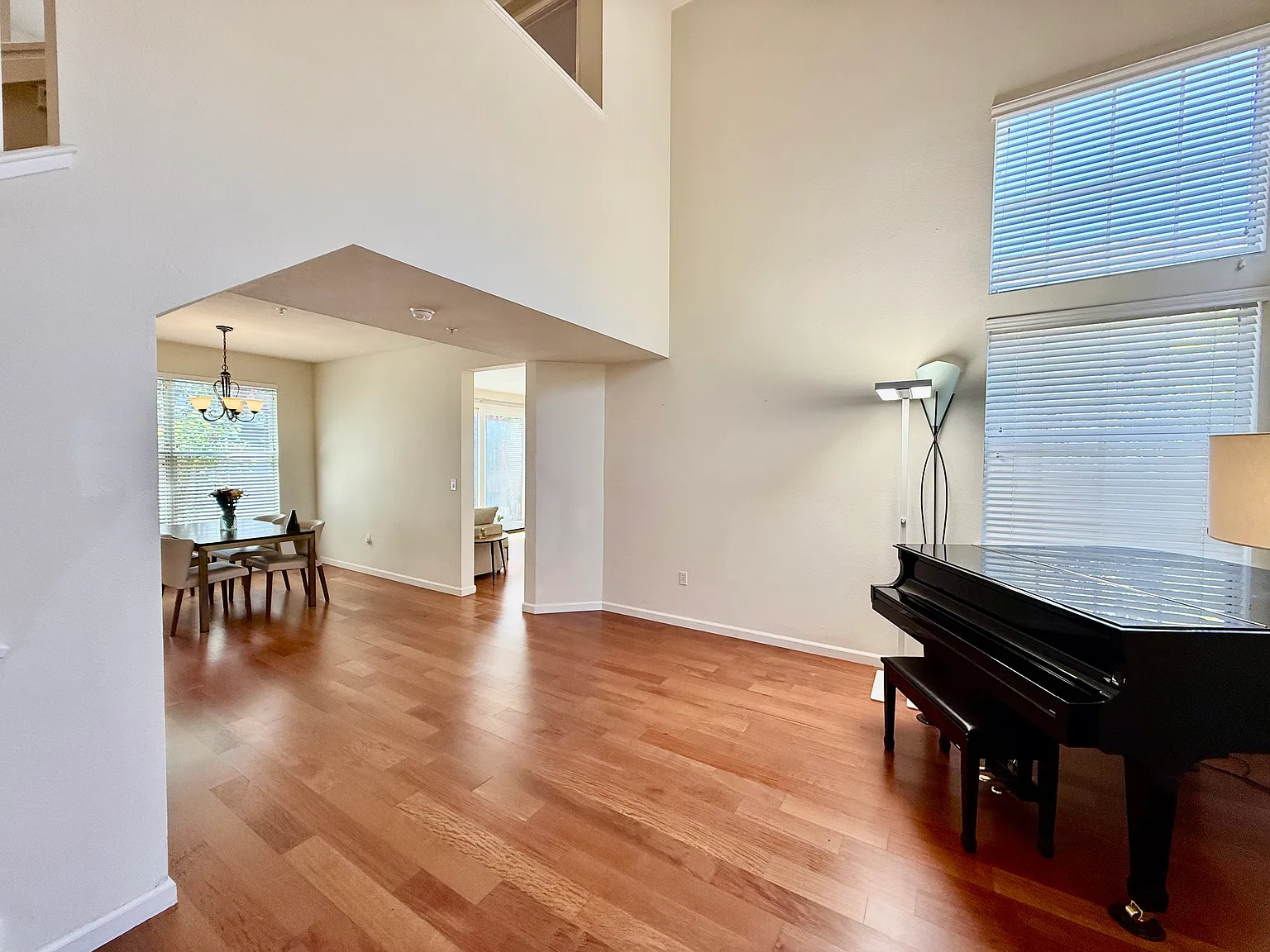 4 bed, 2.5 bath, 1793 sqft, $7,900 — Photo 4