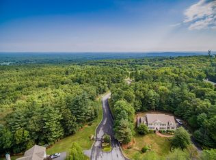 136 Nobscot Dr, Framingham, MA 01701