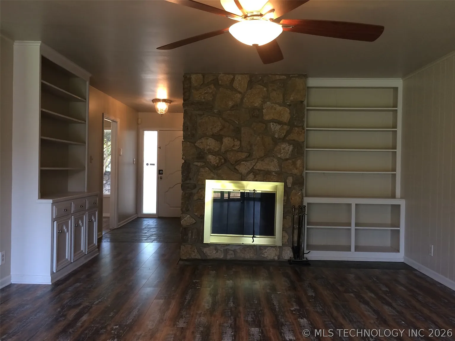 2 bed, 2.0 bath, 1589 sqft, $1,575 — Photo 2