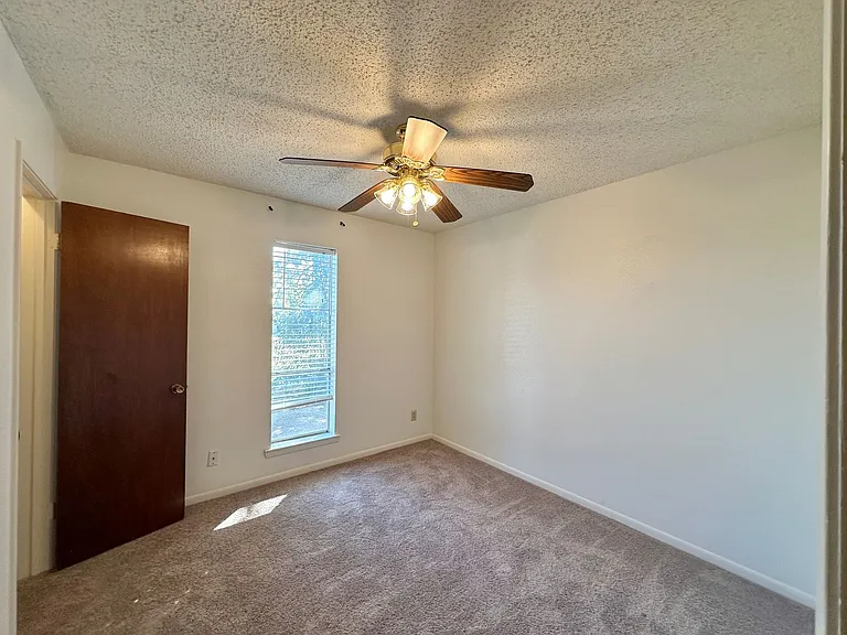216 W Cardinal Ln — Photo 22