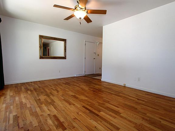 3rd image of 2312 Fair Oaks St E