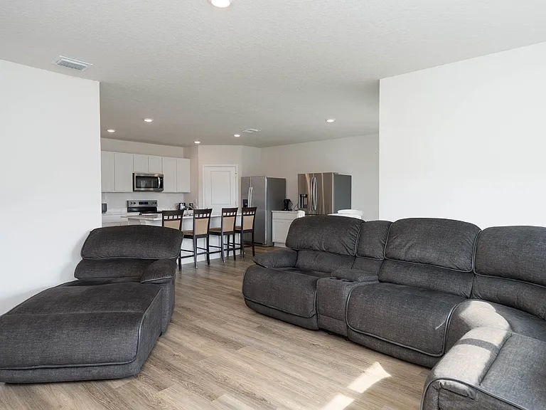 1439 Orchardgrass Cir — Photo 15