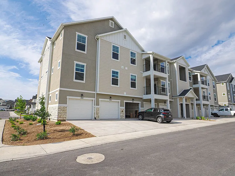 6667 W Twin Rocks Ln #F202 — Photo 2