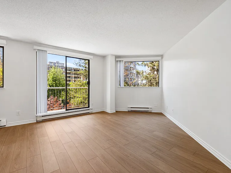 1045 Haro St — Photo 22