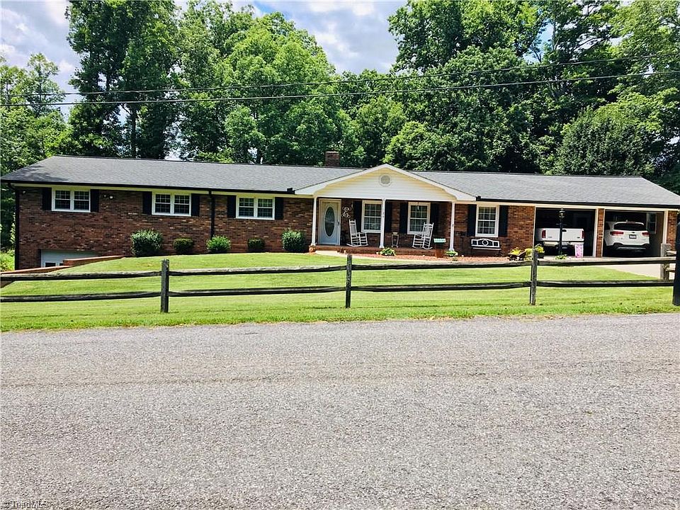 1st image of 134 Rambling Woods Dr