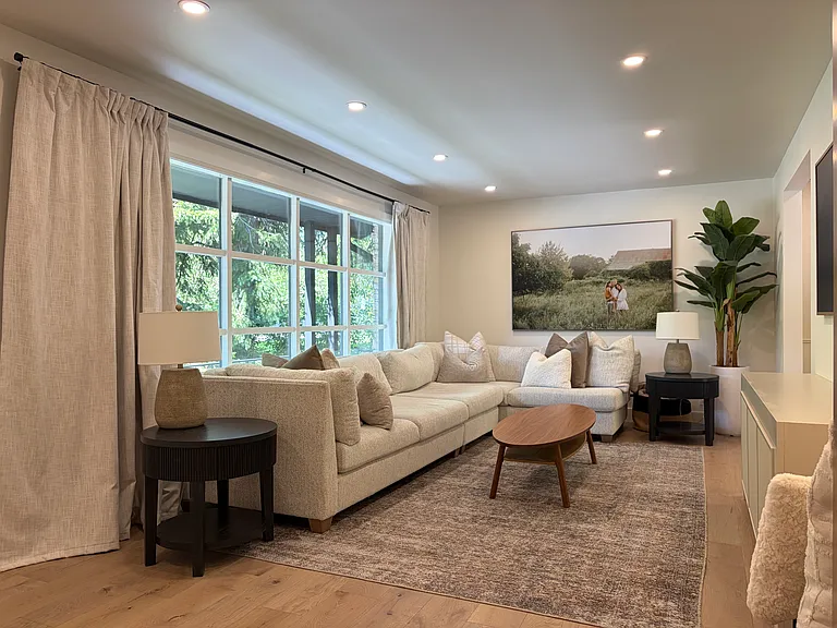 131 Renaud Dr — Photo 3