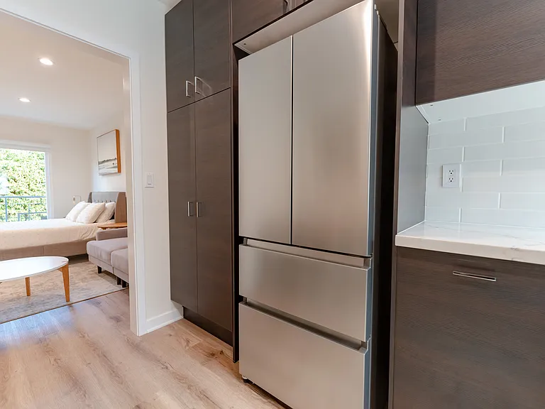 1020 N Laurel Ave #7 — Photo 7