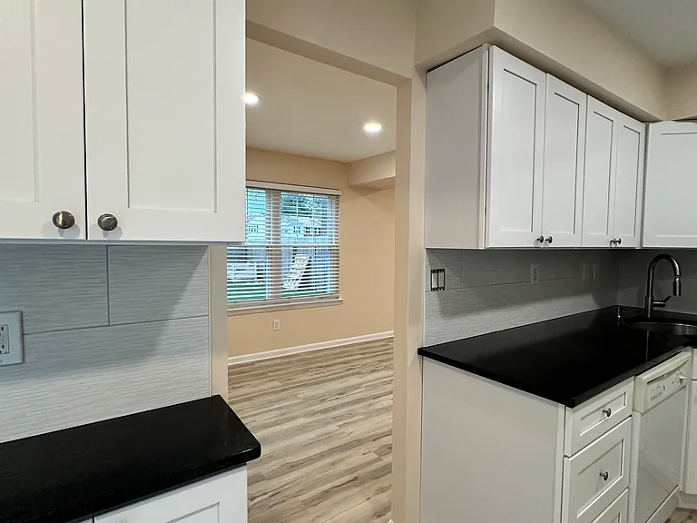 2 Churchill Cir — Photo 5