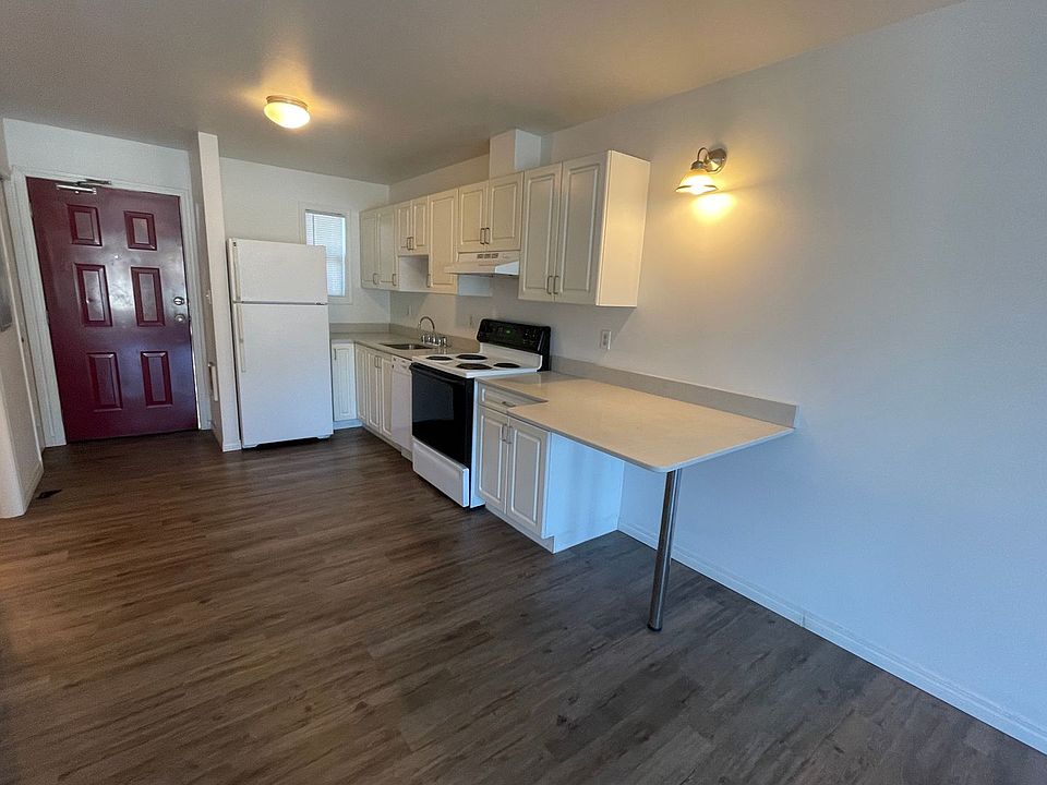 1st image of 406 E 1st St #202
