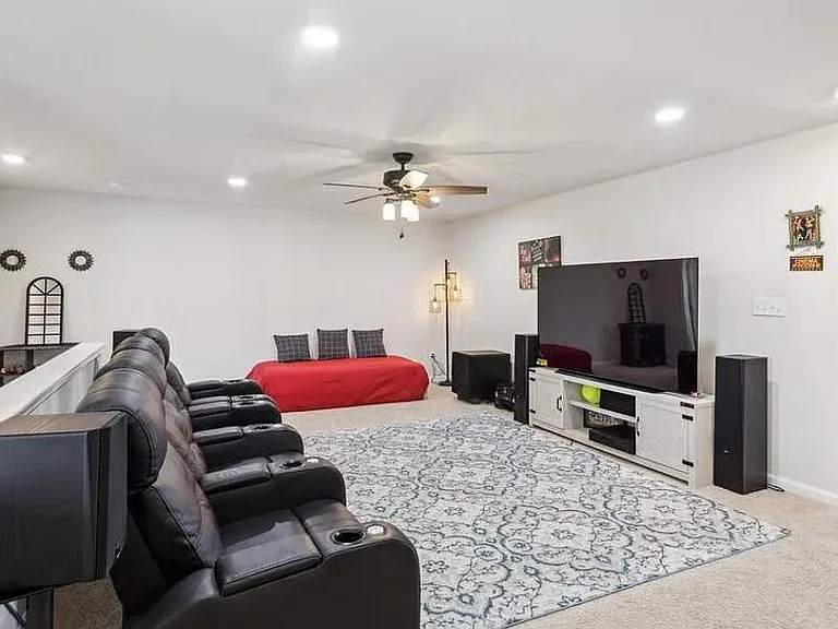 5 Roberta Way — Photo 17
