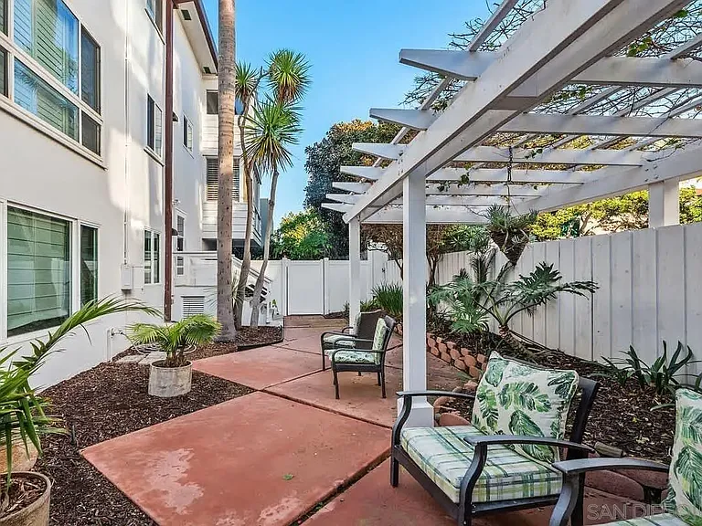 245 Coast Blvd #D2 — Photo 25