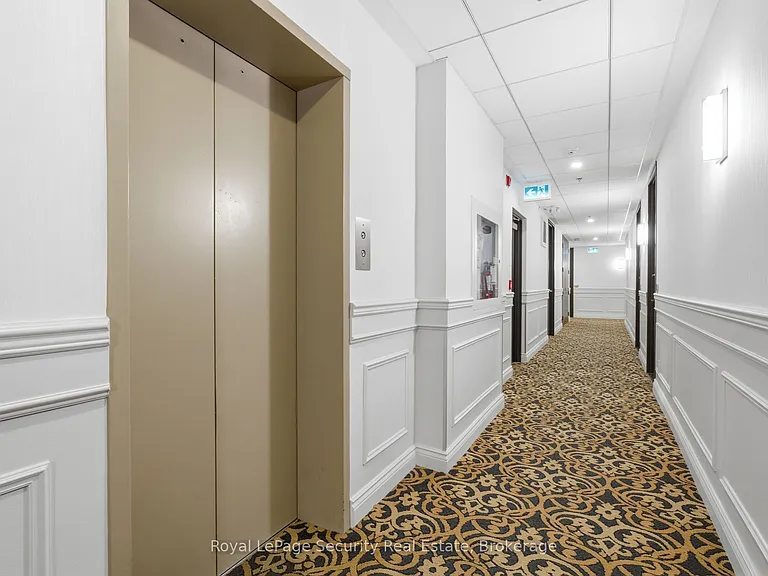73 Richmond St W #208 — Photo 8