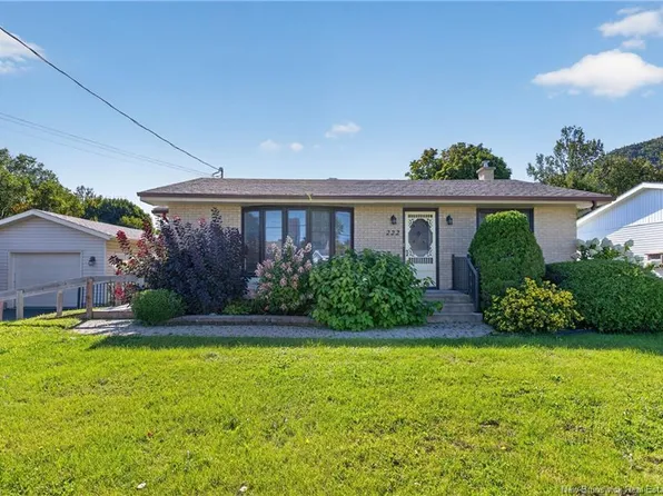 222 Dover St, Campbellton, NB E3N 1R4