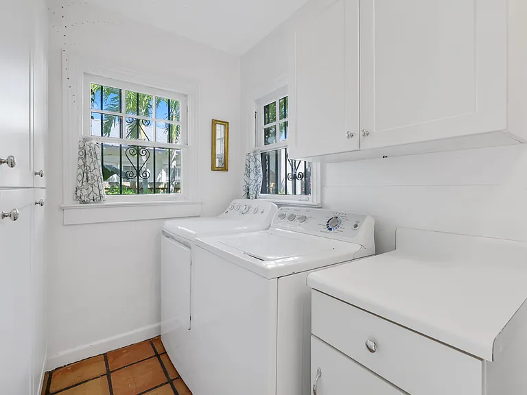 325 Greymon Dr — Photo 20
