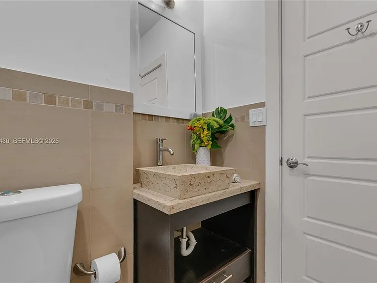 549 NE 12th Ave #1 — Photo 43