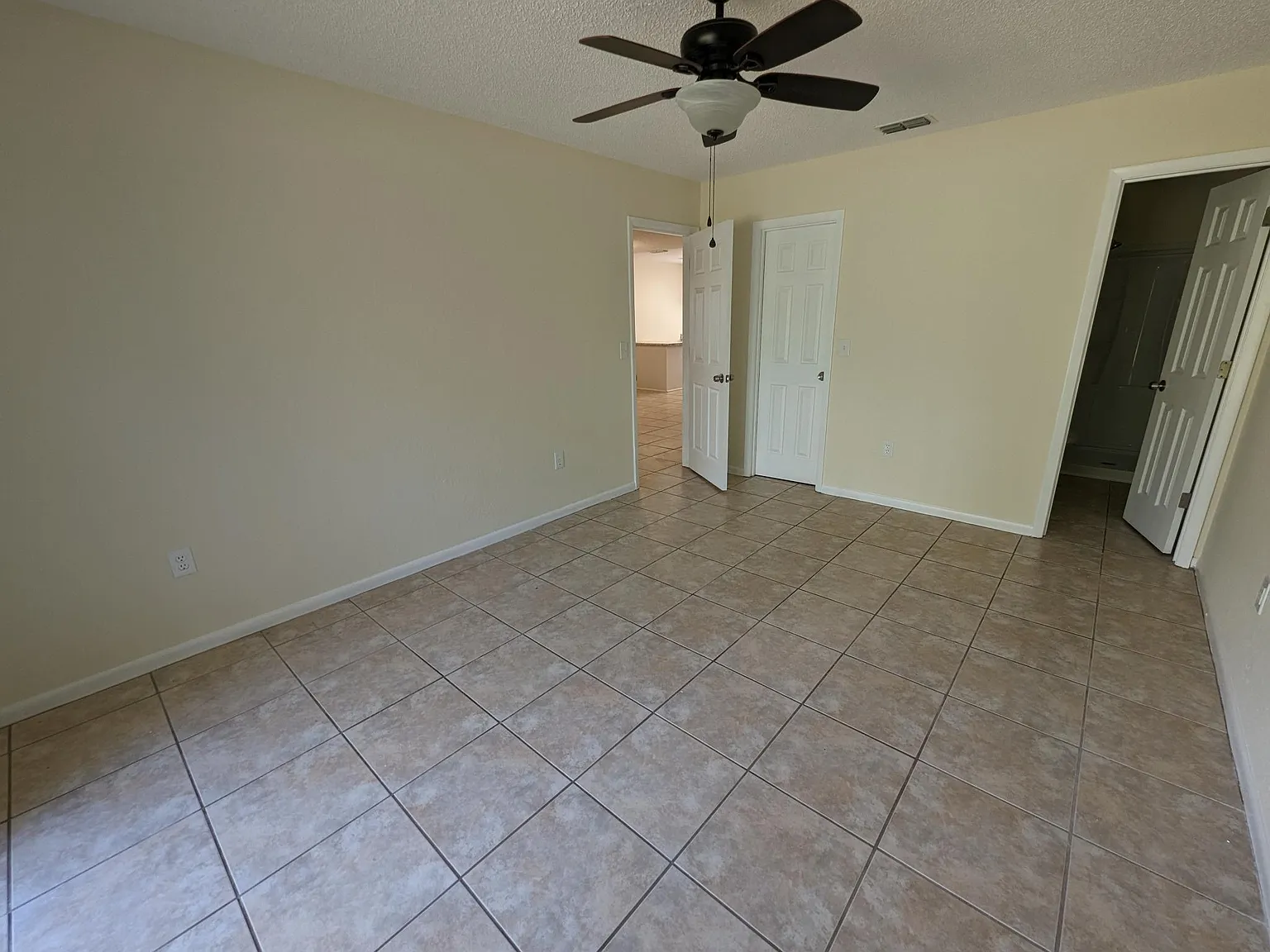 2 bed, 1100 sqft, $1,450 — Photo 4
