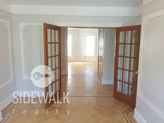 Rented by Sidewalk Realty LLC | media 21