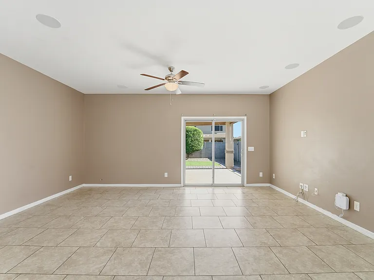 371 W Flame Tree Ave — Photo 47