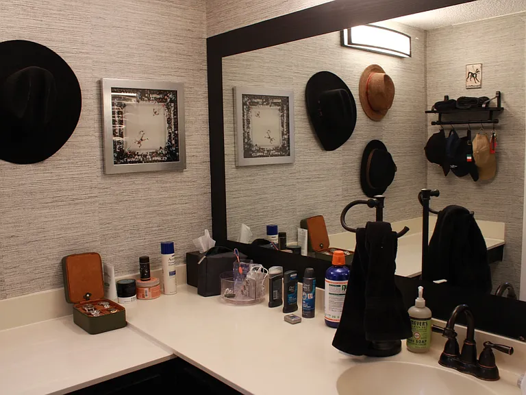 2440 Winding Creek Blvd #305 — Photo 6