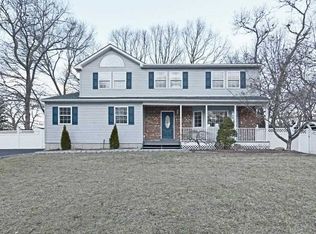 255 Shelter Rd, Lake Ronkonkoma, NY 11779