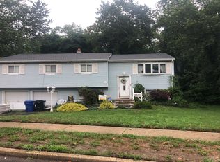 21 Thorne Pl, Middletown, NJ 07748