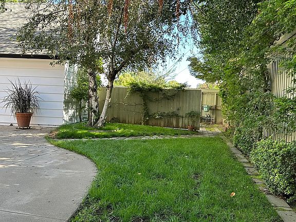 4th image of 140 Clunie Dr