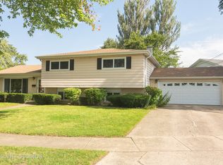 520 Little Path Rd, Des Plaines, IL 60016