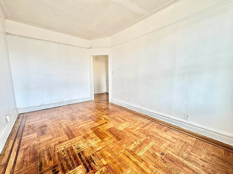 679 48th St #4B — Photo 8