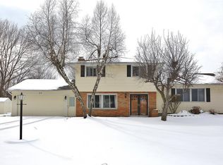 35 Holley Ridge Cir, Rochester, NY 14625