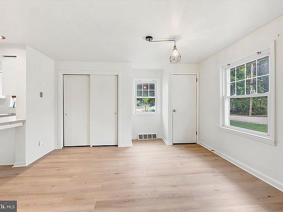 5th image of 3007 Naamans Creek Rd