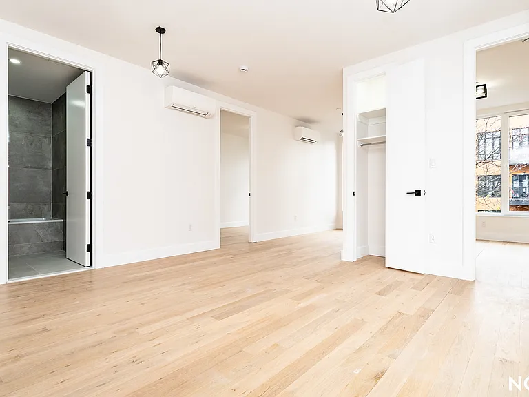 96 Moore St #2B — Photo 11