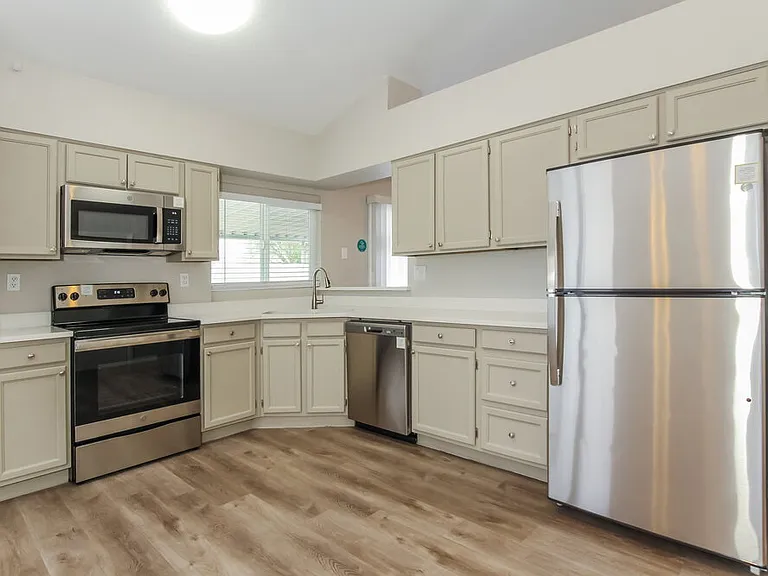5526 W Garden Dr — Photo 7
