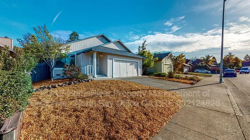 3 bed, 2.0 bath, 1438 sqft, $3,200 — Photo 4